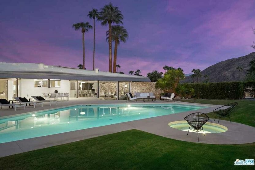 Elvis Honeymoon Hideaway - Warren Property Matters